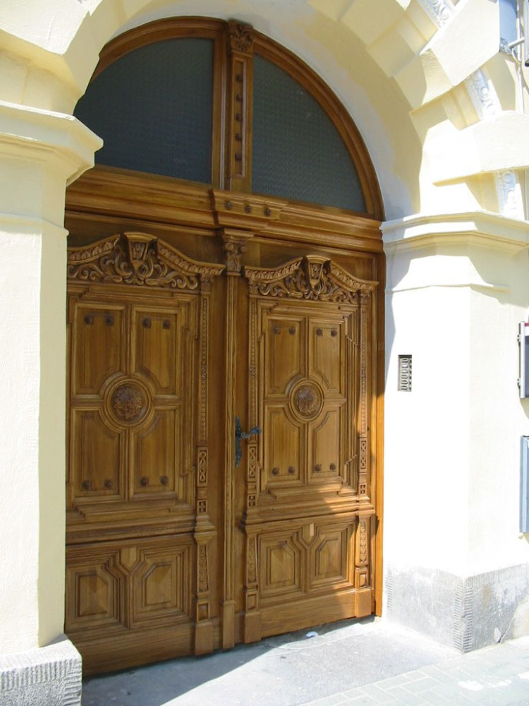 dveře